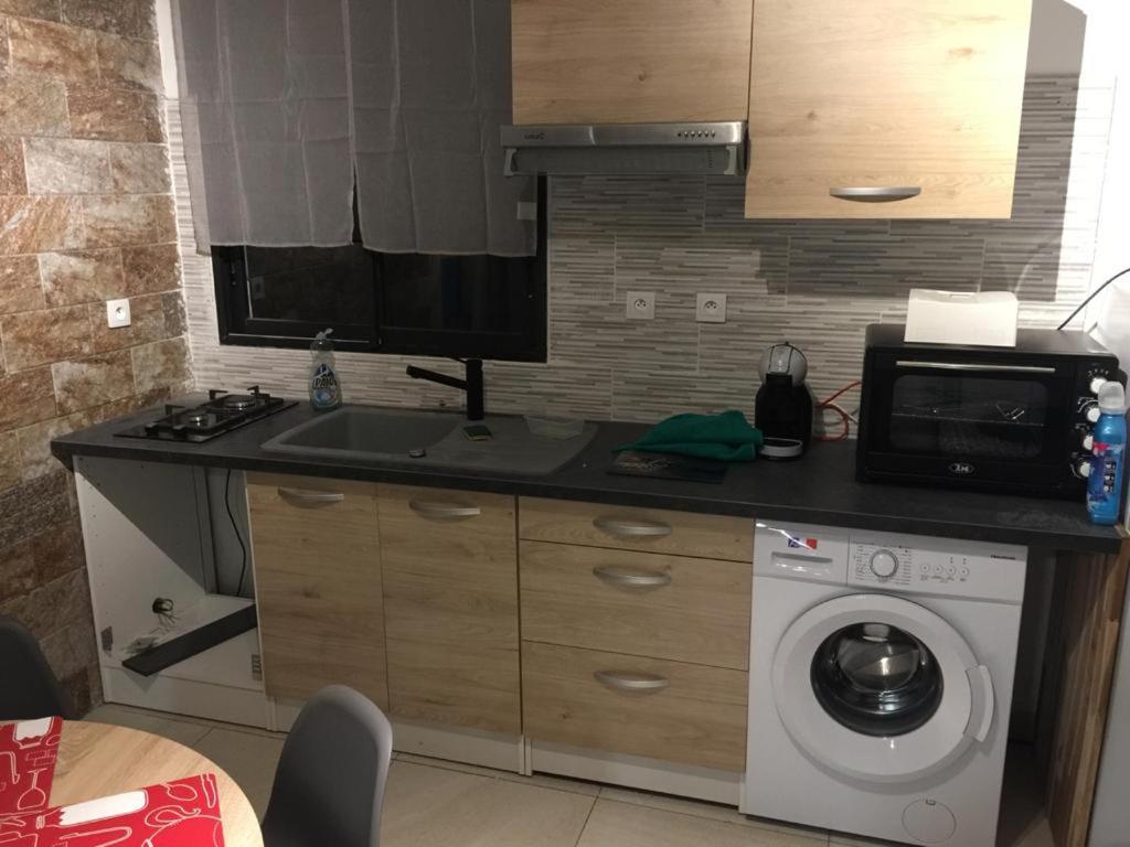 Nicole Residence Avec Piscine Chauffee & Jacuzzi Saint-André Zewnętrze zdjęcie