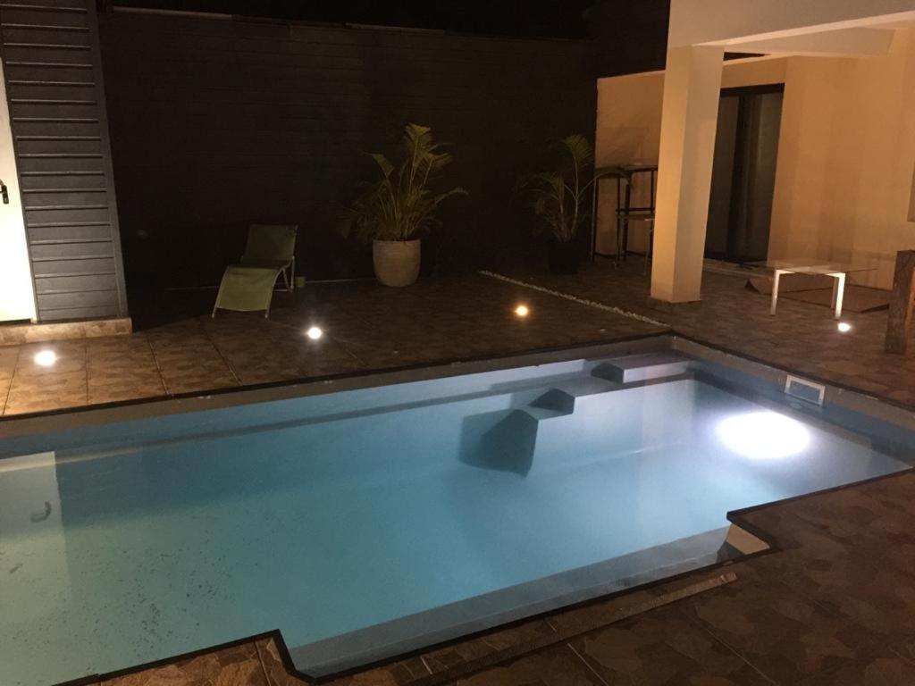 Nicole Residence Avec Piscine Chauffee & Jacuzzi Saint-André Zewnętrze zdjęcie