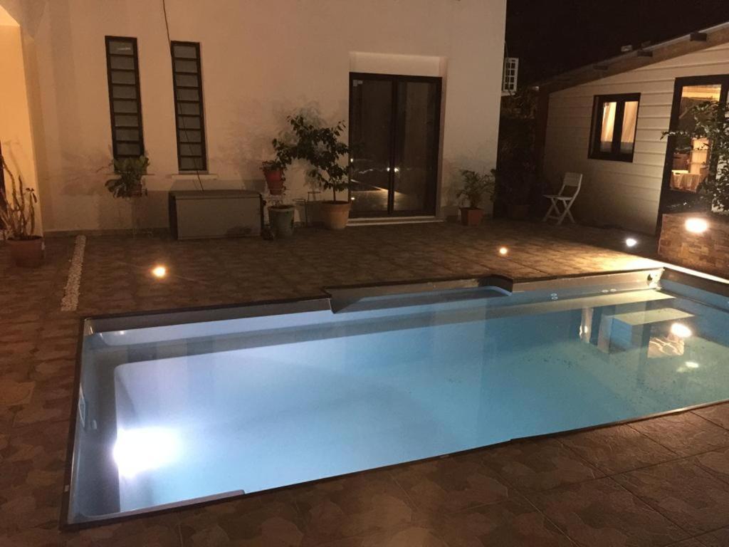 Nicole Residence Avec Piscine Chauffee & Jacuzzi Saint-André Zewnętrze zdjęcie