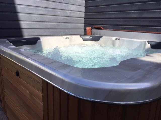 Nicole Residence Avec Piscine Chauffee & Jacuzzi Saint-André Zewnętrze zdjęcie