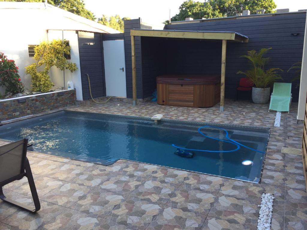 Nicole Residence Avec Piscine Chauffee & Jacuzzi Saint-André Zewnętrze zdjęcie