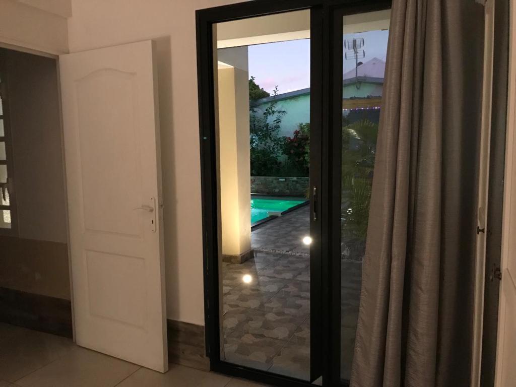 Nicole Residence Avec Piscine Chauffee & Jacuzzi Saint-André Zewnętrze zdjęcie