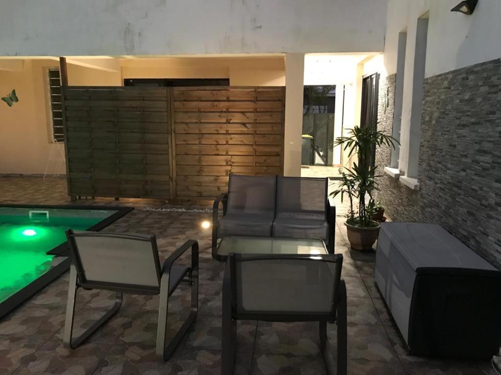Nicole Residence Avec Piscine Chauffee & Jacuzzi Saint-André Zewnętrze zdjęcie